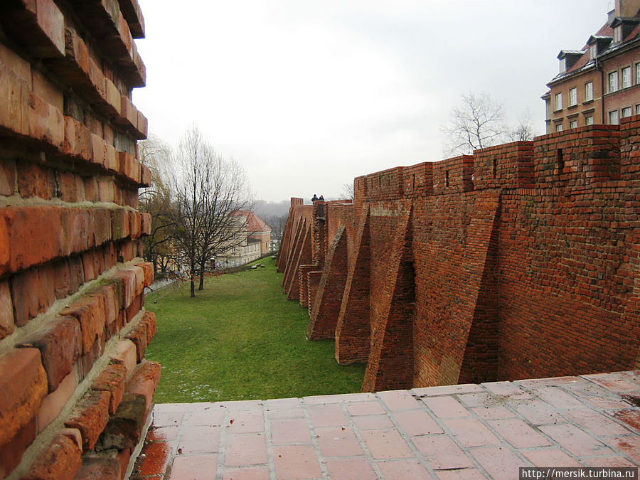 Барбакан Варшава, Польша