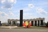 13.Мемориальный комплекс, посвящённый Великой Отечественной войне, галерея со списками погибших.