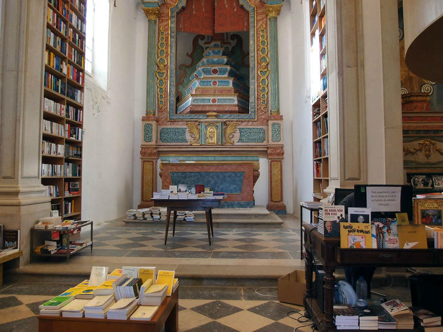Книги — на алтарь знаний? :-) Обидуш, Португалия