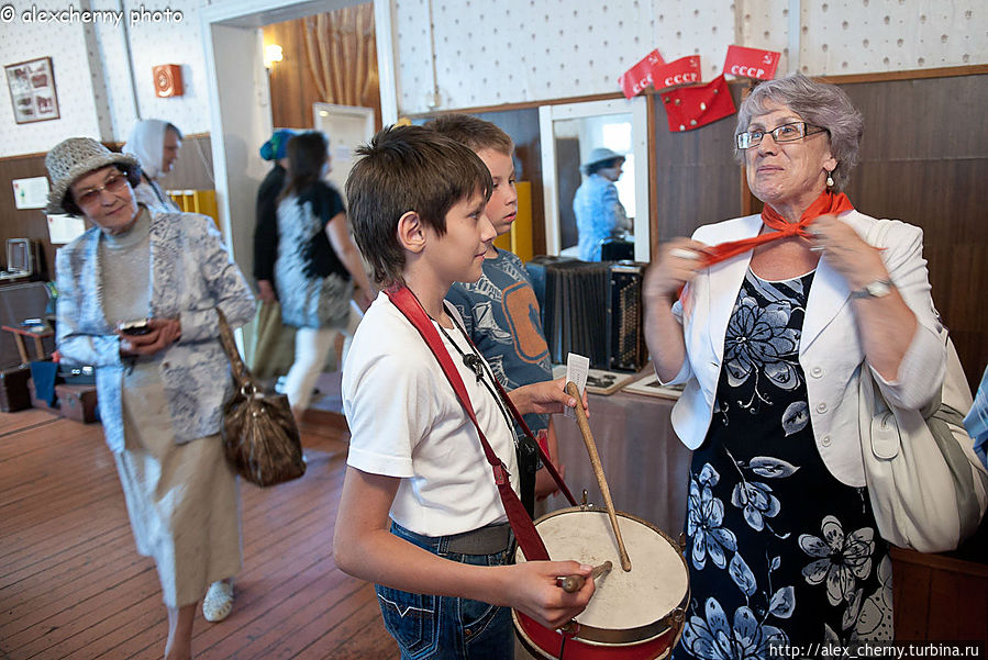 Посвящение в пионеры — вспомним молодось! Посвящение в пионеры — вспомним молодось!