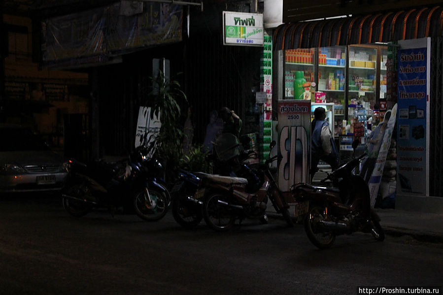 Пхитсанулок. 3-й день, вечерняя поездка на велорикшах Пхитсанулок, Таиланд