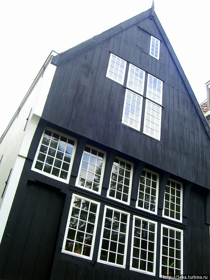 Старый деревянный дом Амстердам, Нидерланды