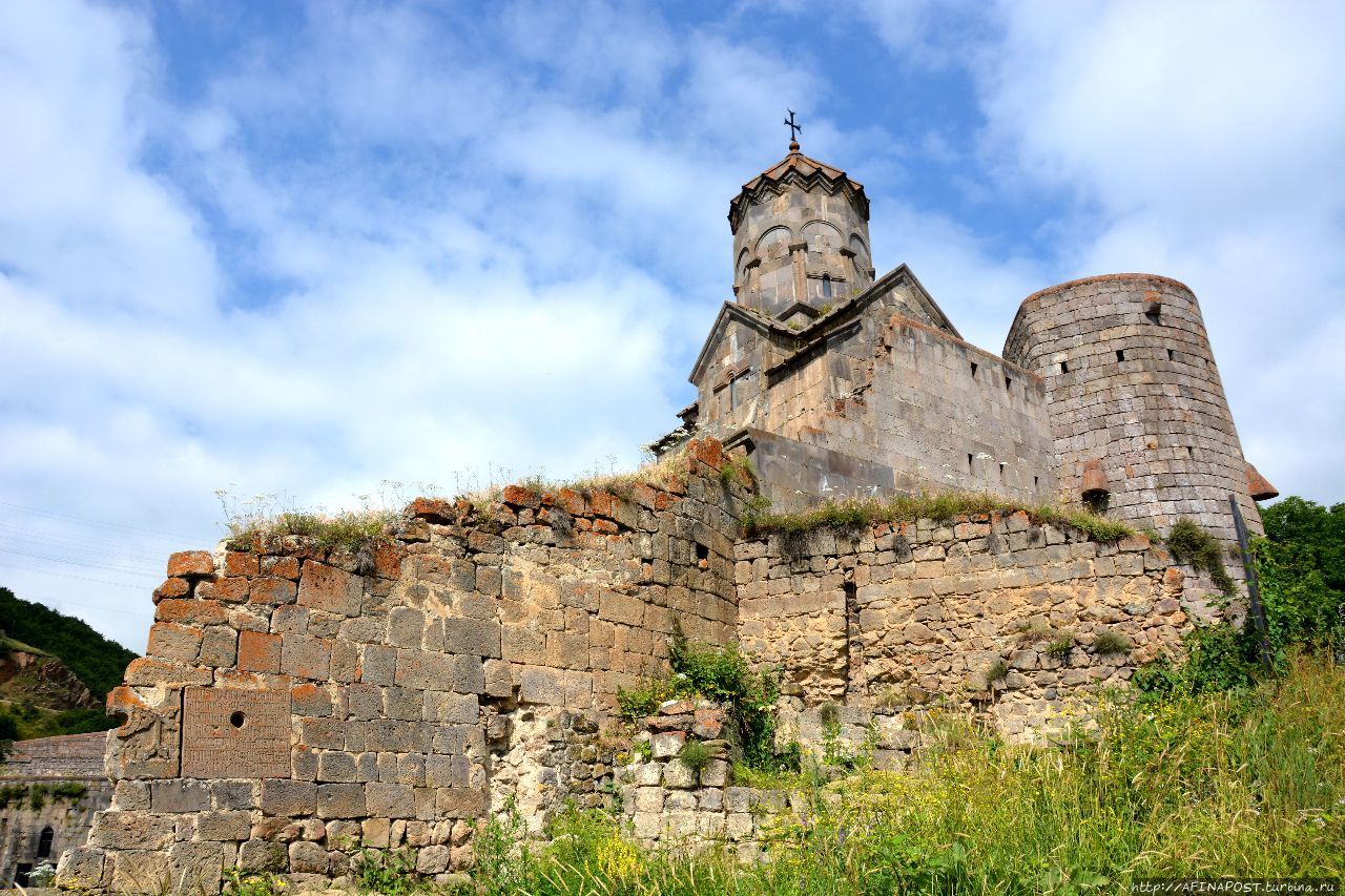 Татевский монастырь и таинственный столб Гавазан Татев, Армения