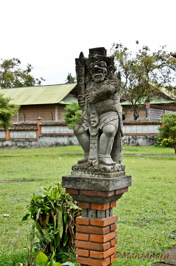 Индонезия. Бали: храм Таман Сари Клунгкунг, Индонезия