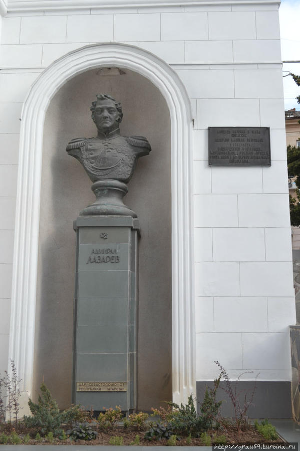 Памятник адмиралу Лазареву Севастополь, Россия