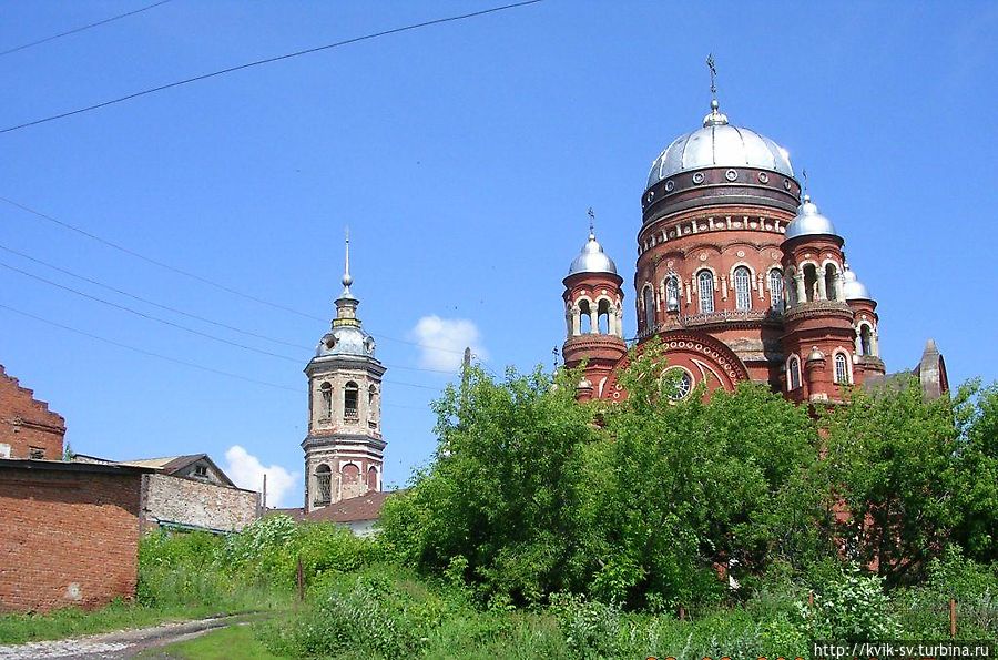 Собор со стороны площадки бывшей автостанции Собор со стороны площадки бывшей автостанции