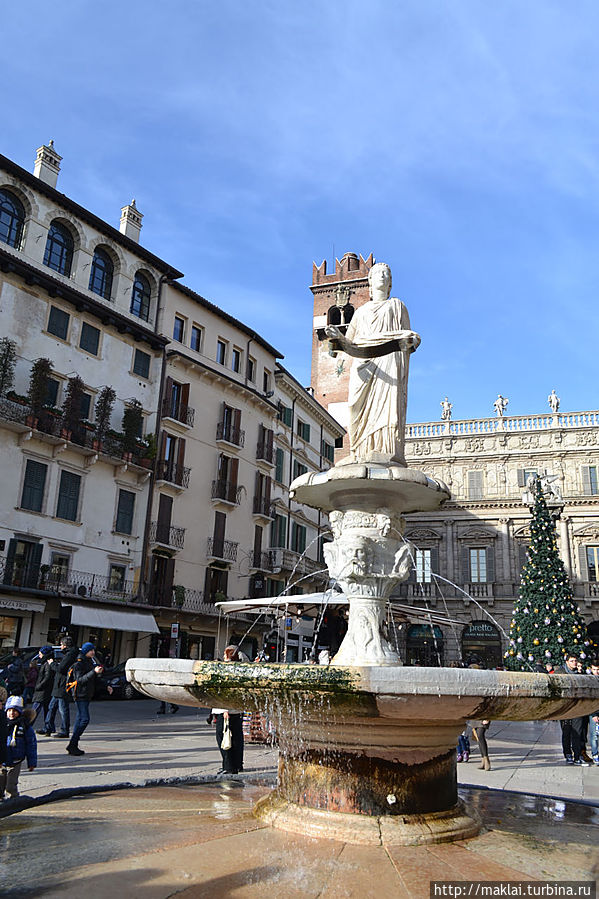 Фонтан Богоматери Вероны. Верона, Италия Фонтан Богоматери Вероны. Верона, Италия