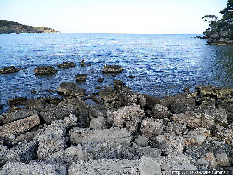 Восточная часть Фазелиса, обделенная туристами Фаселис, Турция Восточная часть Фазелиса, обделенная туристами Фаселис, Турция