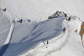 Маршрут к месту спуска лыжников или — дальше по гребню — старта для параглайдеров, летящих на воздушном крыле.