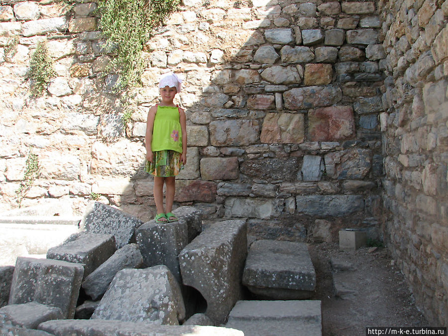 Просто развалины внутри Просто развалины внутри
