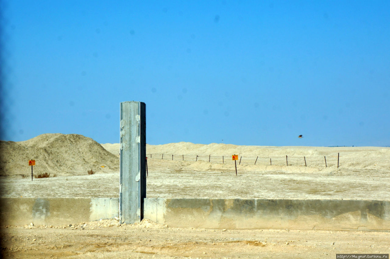 До  сих  пор  вокруг  Каср  эль — Яхуд  расположены  минные  поля. Иерусалим, Израиль