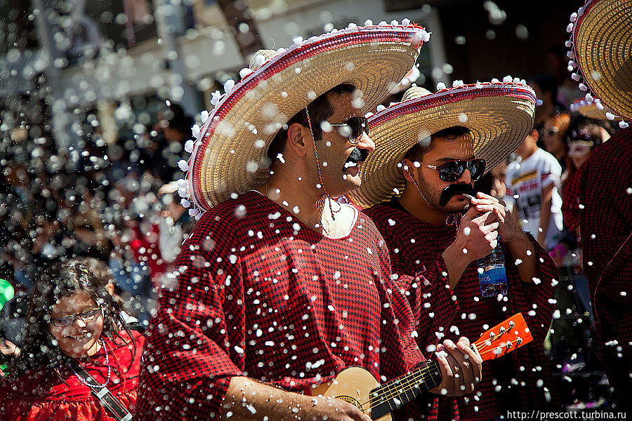 Карнавал в Лимассоле 2013 Лимассол, Кипр Карнавал в Лимассоле 2013 Лимассол, Кипр