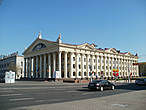 Дворец культуры профсоюзов построен в 1949-54 арх. В. Ершов