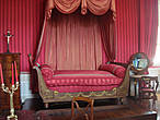 Кровать в форме лодки в опочивальне герцогов Орлеанских