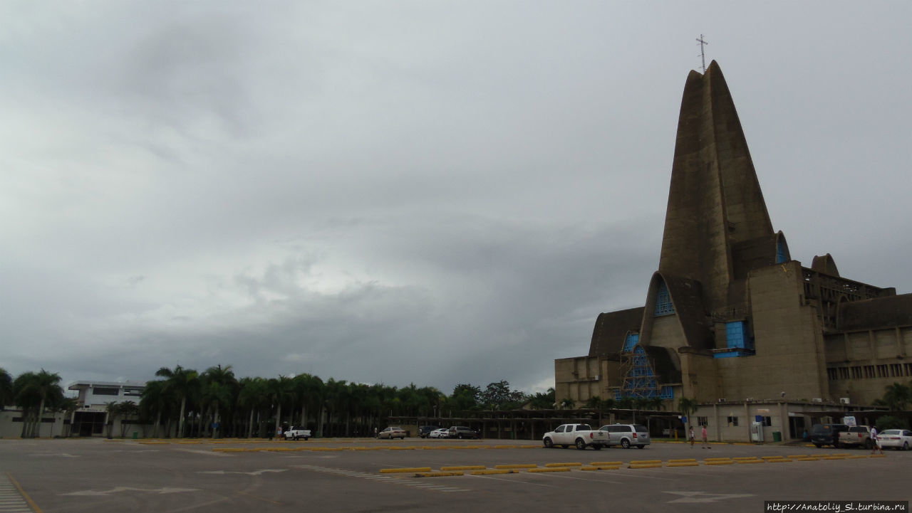Сальвалеон-де-Игуэй, Базилика «Nuestra de la Altagracia» Сальвалеон-де-Хигей, Доминиканская Республика
