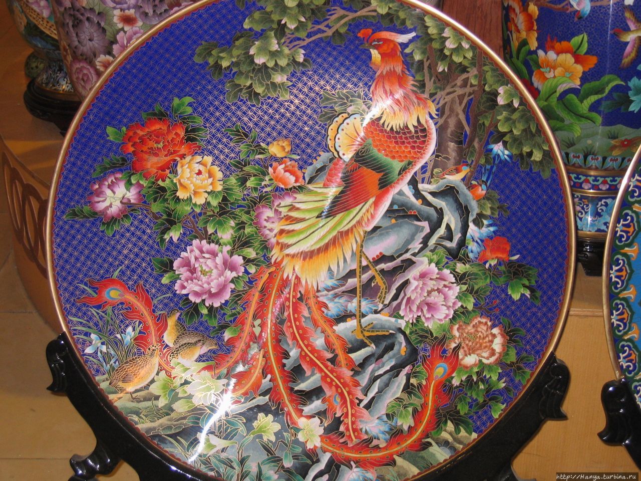 Изделия китайских мастеров из перегородчатой эмали Пекин, Китай