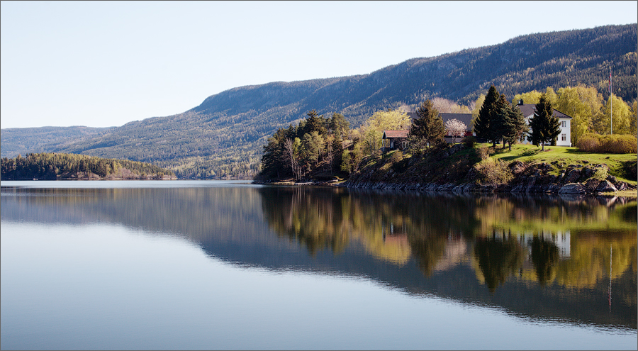 Красота тут везде, кое-как сдерживался, чтобы не останавливать машину около каждого озерца и начинать фотографировать как безумный, но впереди предстояла долгая дорога, потому приходилось себя сдерживать. Красота тут везде, кое-как сдерживался, чтобы не останавливать машину около каждого озерца и начинать фотографировать как безумный, но впереди предстояла долгая дорога, потому приходилось себя сдерживать.