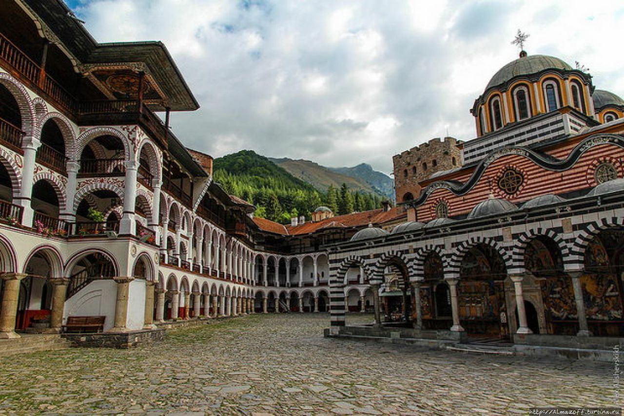 Как меня приняли за Тимати в христианской святыне Рильский монастырь, Болгария