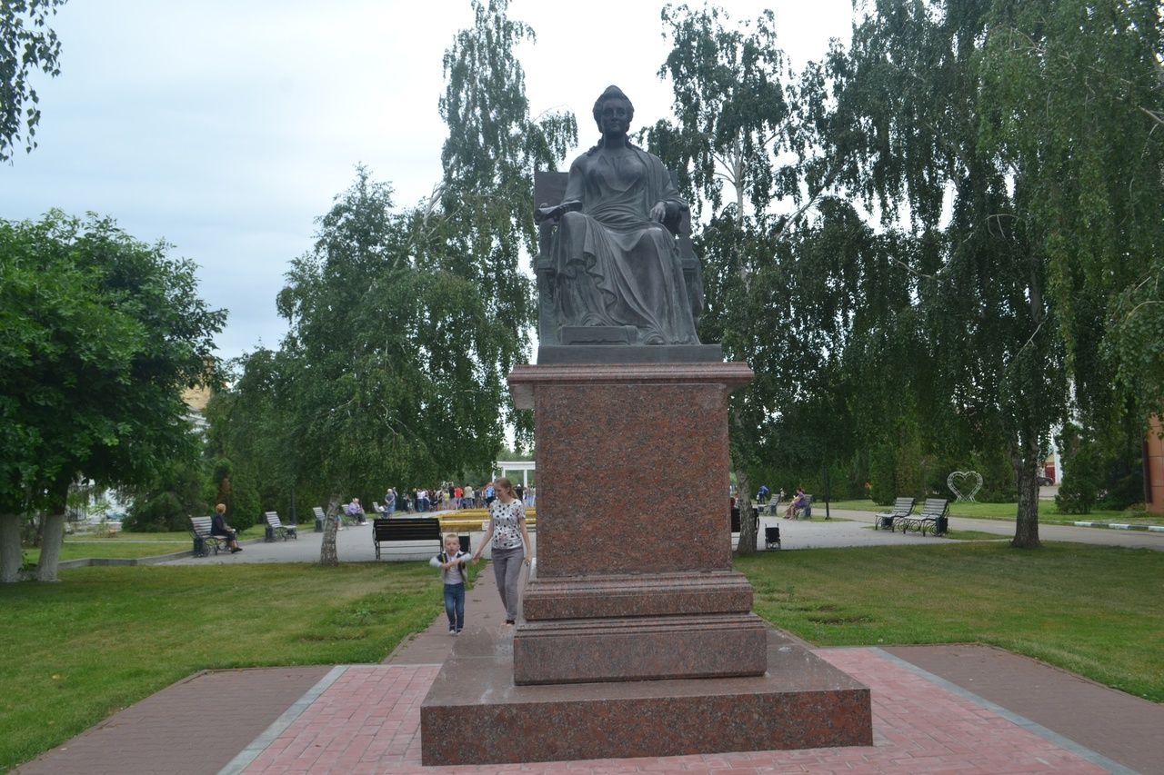 Памятник Екатерине II Маркс, Россия