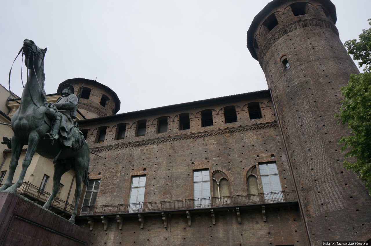 Дворец и замок в одном лице Турин, Италия