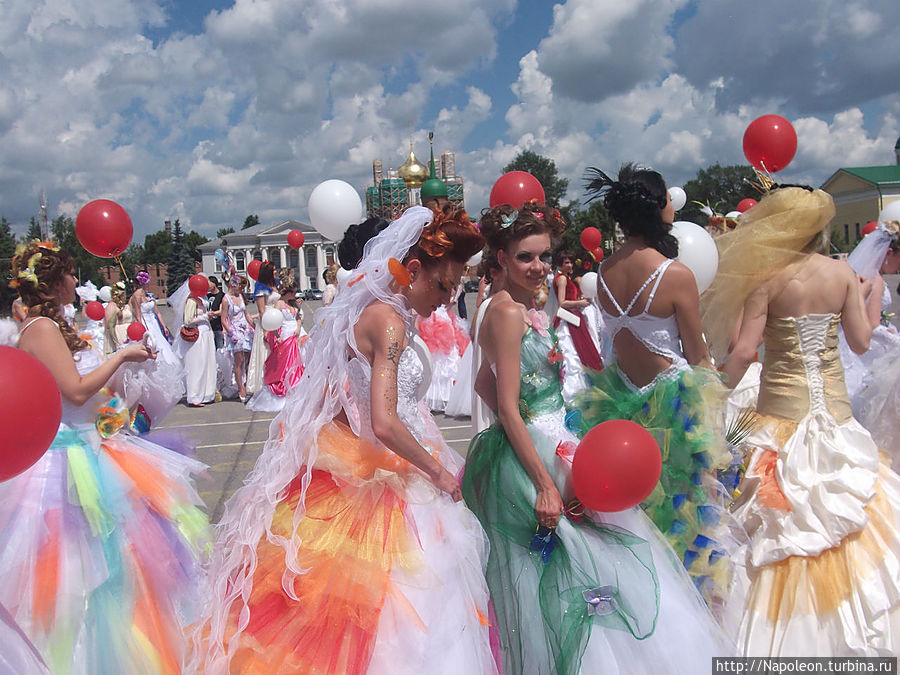 Парад невест Тула, Россия Парад невест Тула, Россия