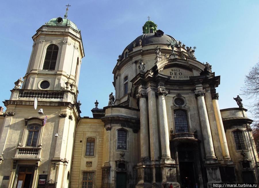 Доминиканский собор – одно из выдающихся сооружений львовской барочной архитектуры XVIII столетия Львов, Украина