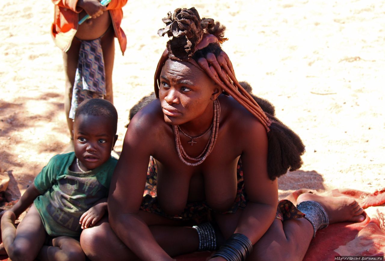 Красавицы племени химба Отжикандеро, Намибия