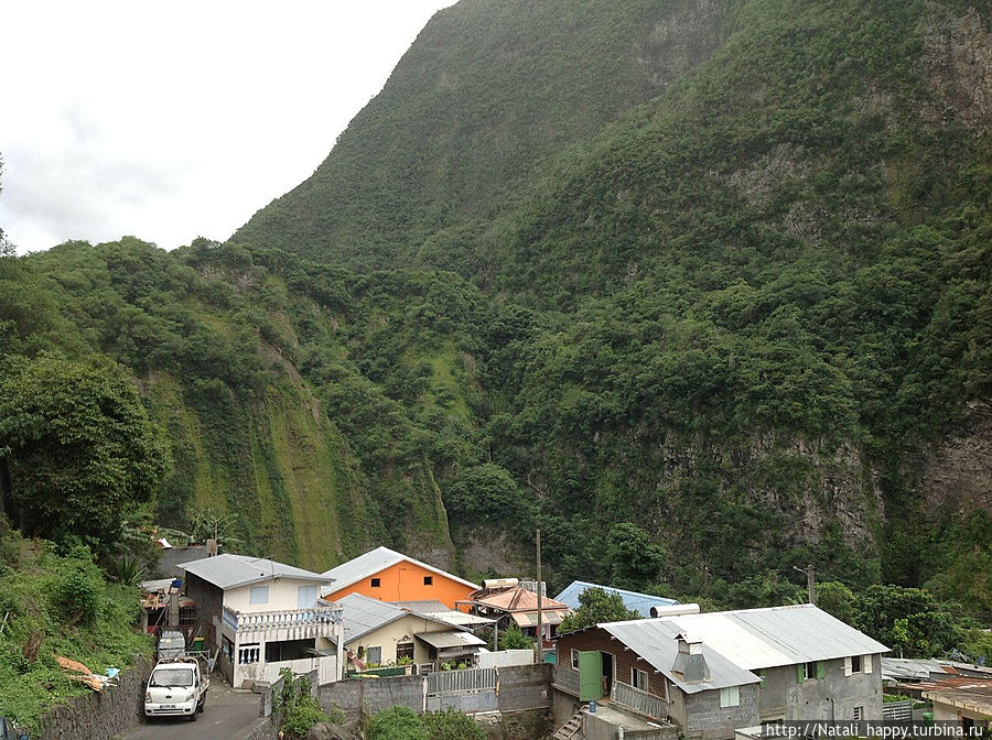 Небольшая деревушка в 20 км от Силаоса находится в вулканическом ущелье Силао, Реюньон