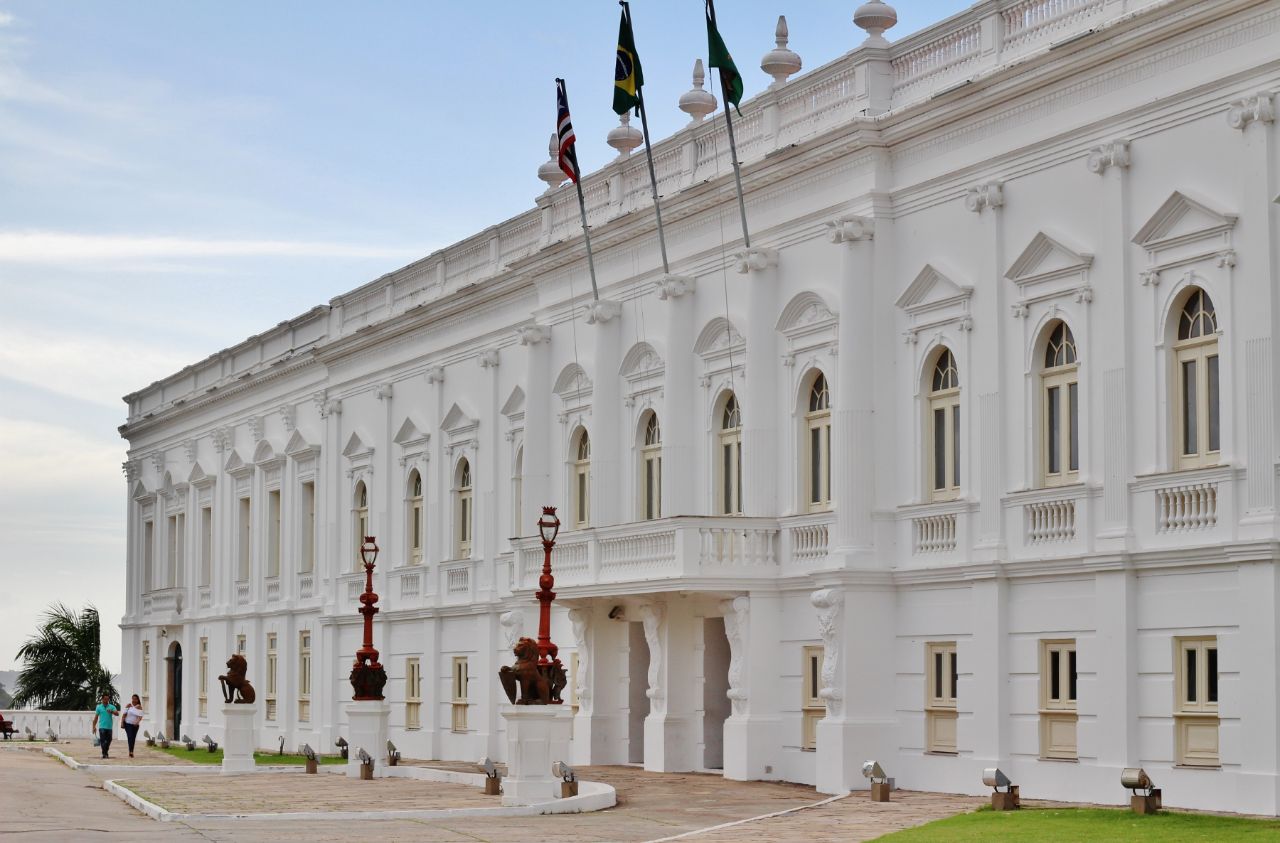 Дворец Львов / Palácio dos Leões