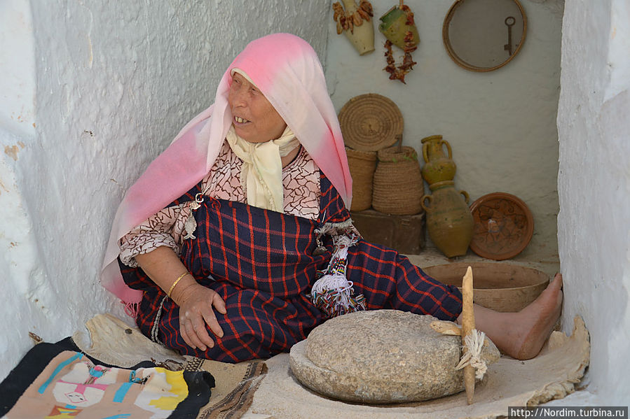 Хозяйка дома Хозяйка дома