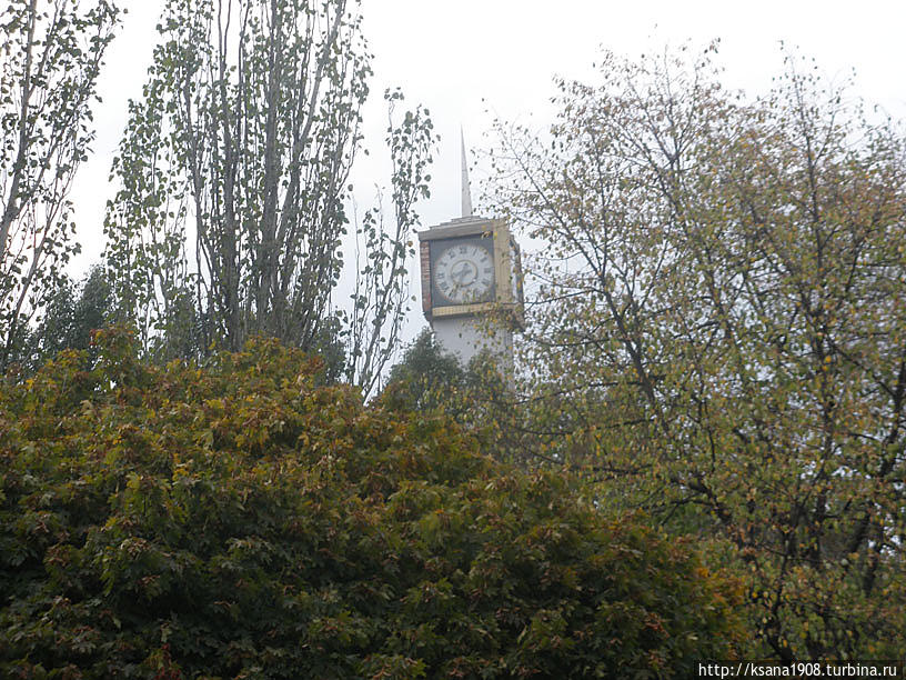 Чем не Биг-Бен (правда точное время показывает два раза в сутки...) Луганск, Украина