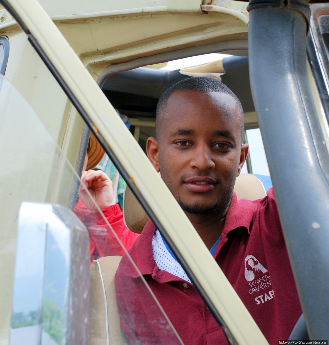 Джамп — водитель одного из наших джипов Нгоронгоро (заповедник в кратере вулкана), Танзания
