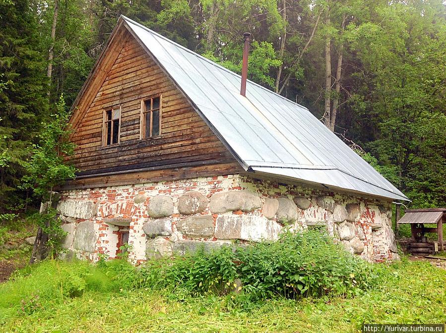 монашеская баня на Секирной горе Соловецкие острова, Россия