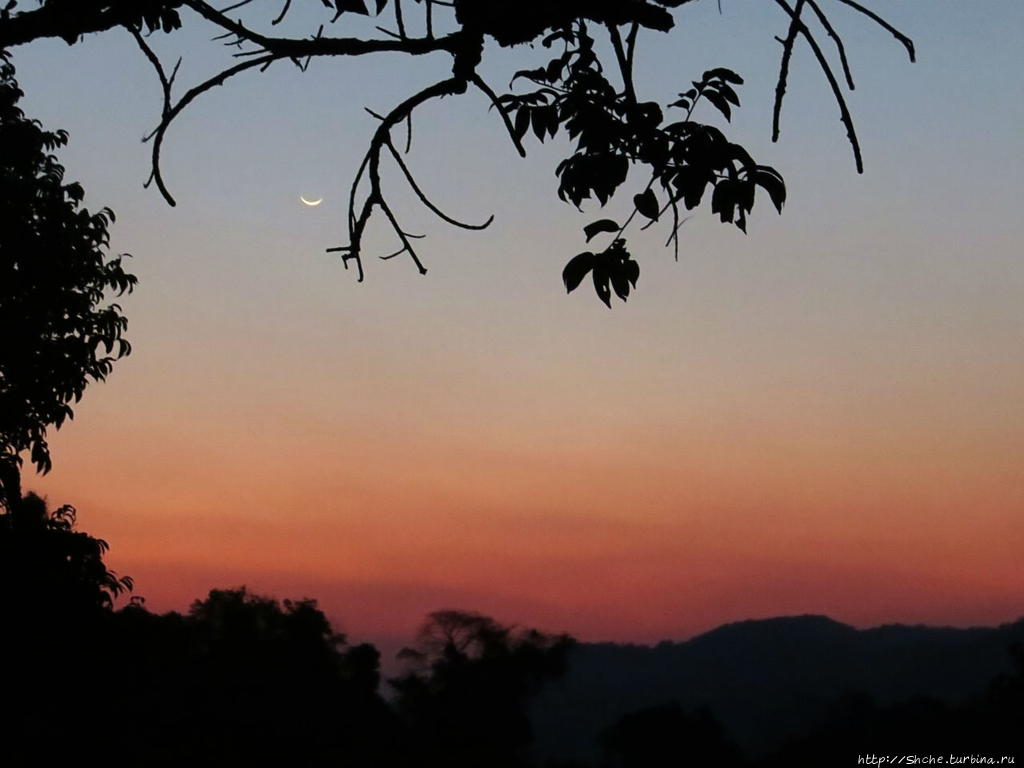 Это там, где алым метит Солнце спину горизонта Нам Кан Национальный Парк, Лаос