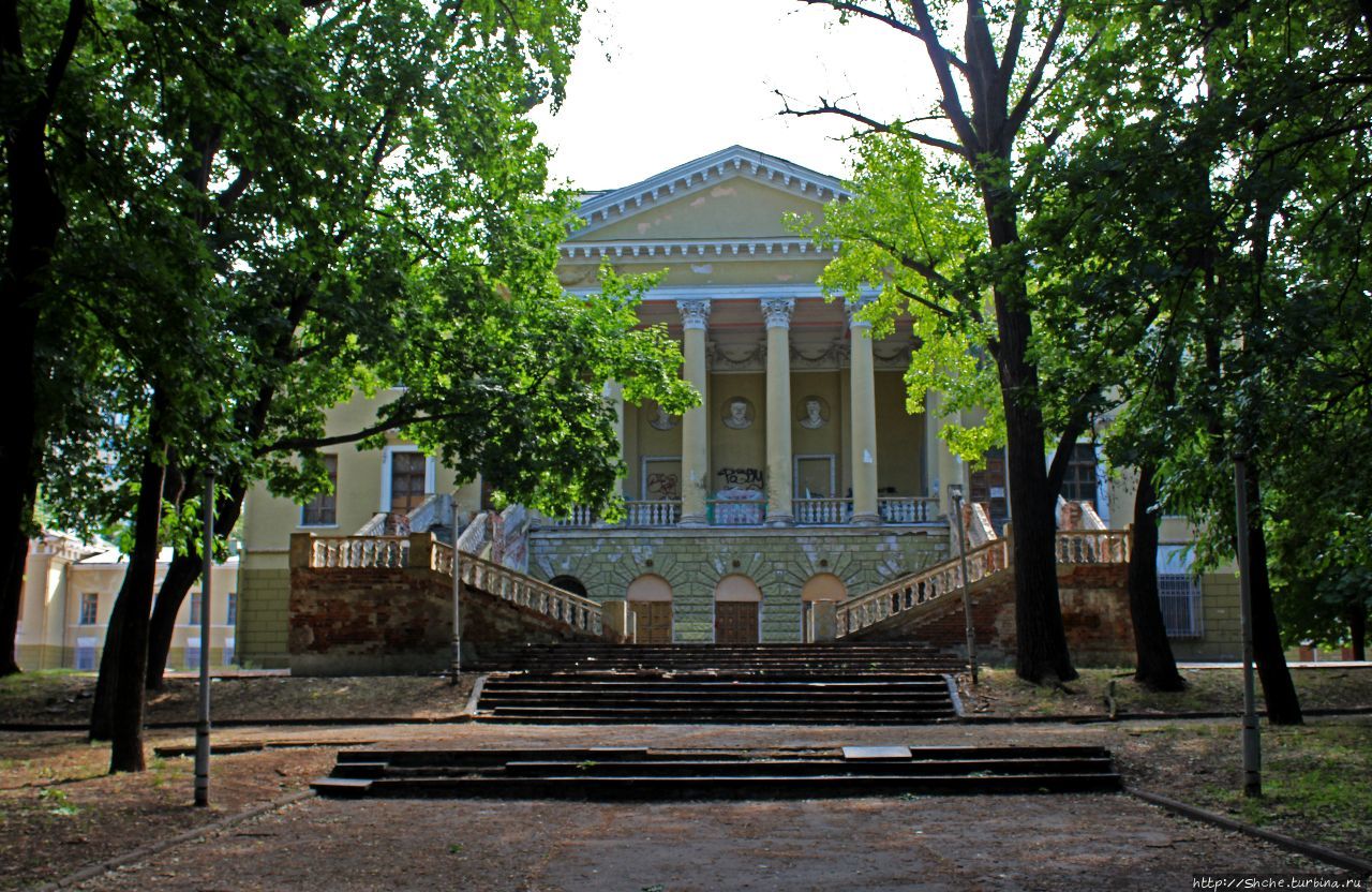 Потемкинский дворец, одно из старейших зданий Екатеринослава