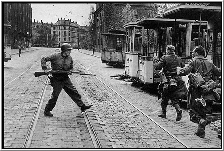 Учимся у мастеров! Урок шестой: Роберт Капа Москва, Россия Учимся у мастеров! Урок шестой: Роберт Капа Москва, Россия