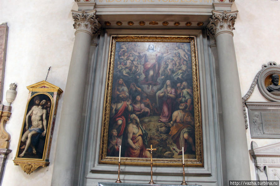 Внутри здания Базилики. Флоренция, Италия