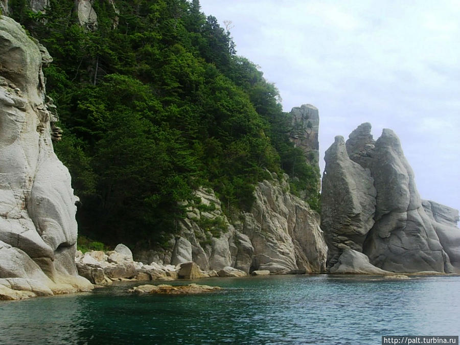 Скалы Дед и Баба (фото из интеренета) Петрова остров, Россия Скалы Дед и Баба (фото из интеренета) Петрова остров, Россия