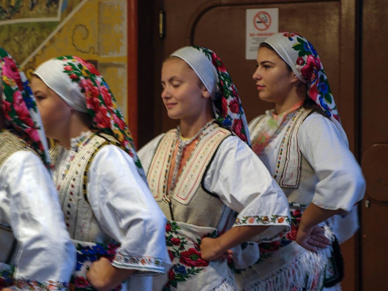 За фольклором — в Подмочани Подмочани, Северная Македония