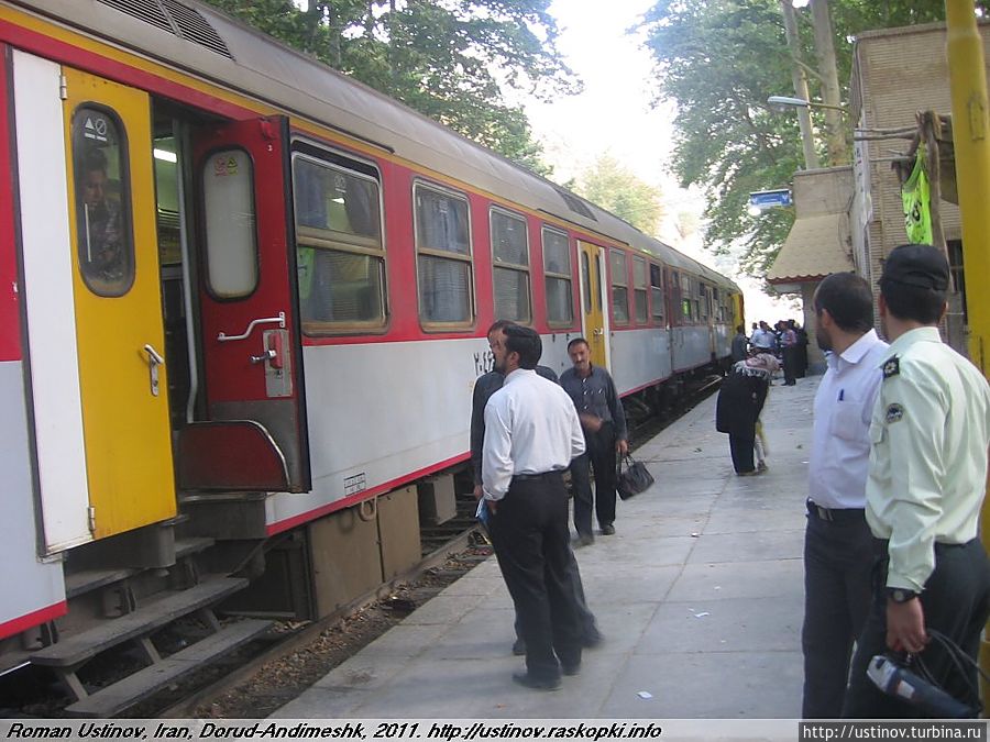 погрузка в поезд Провинция Хузестан, Иран