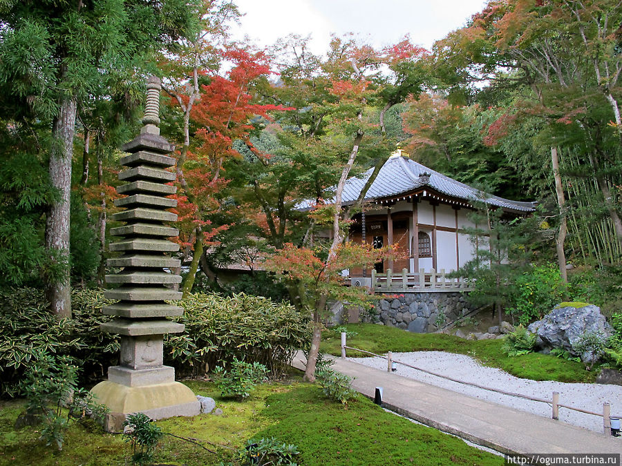 Сад одного из храмов на Арасияме. Сад одного из храмов на Арасияме.