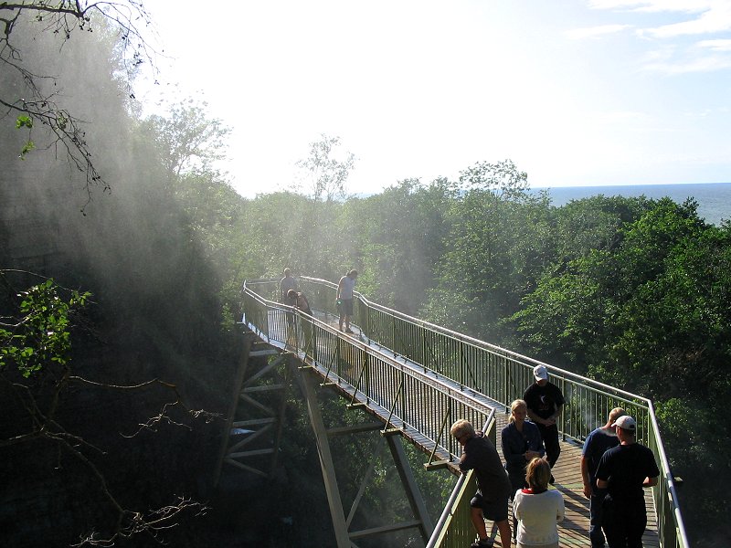 Вот такой мостик стоял перед водопадом