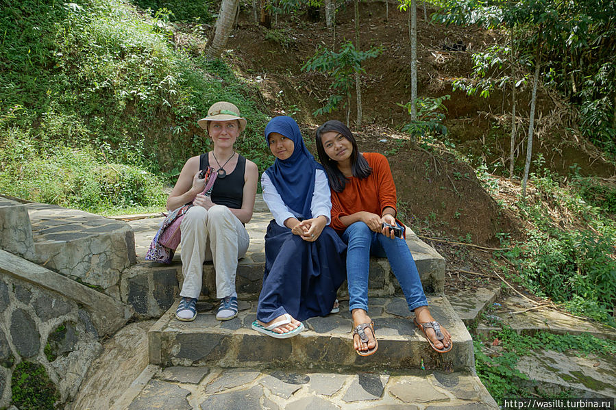 Добродушные жители очень любят фотографироваться. Добродушные жители очень любят фотографироваться.