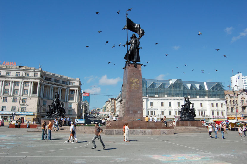 Символ города — памятник борцам революции Владивосток, Россия