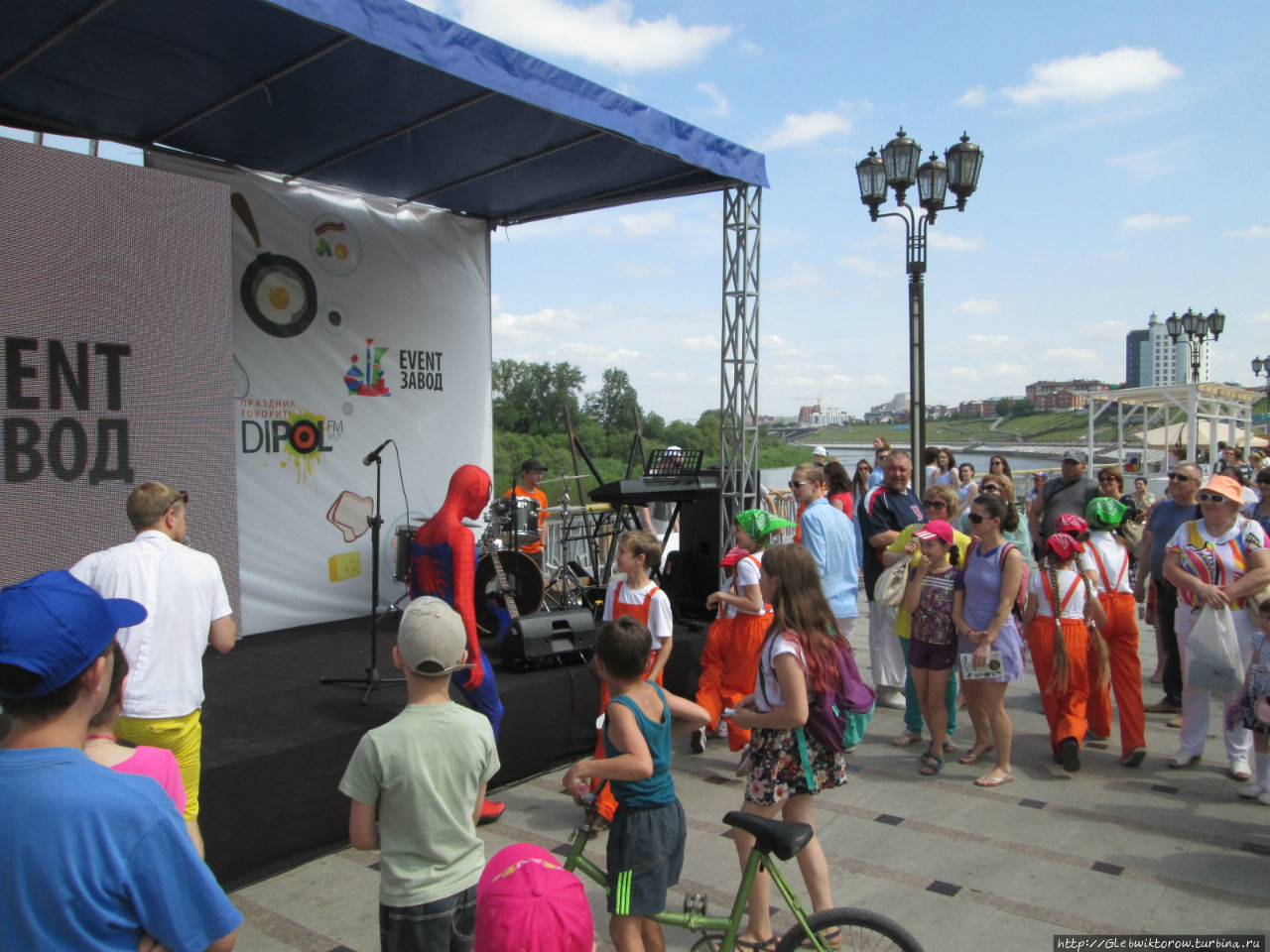 Первый фестиваль еды на набережной Туры Тюмень, Россия