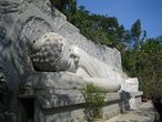 г. Нячанг. Пагода Лонгшон. Статуя лежащего Будды
