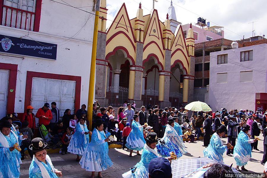 Пуно встретил меня открытием традиционного ежегодного музыкального фестиваля. Пуно встретил меня открытием традиционного ежегодного музыкального фестиваля.