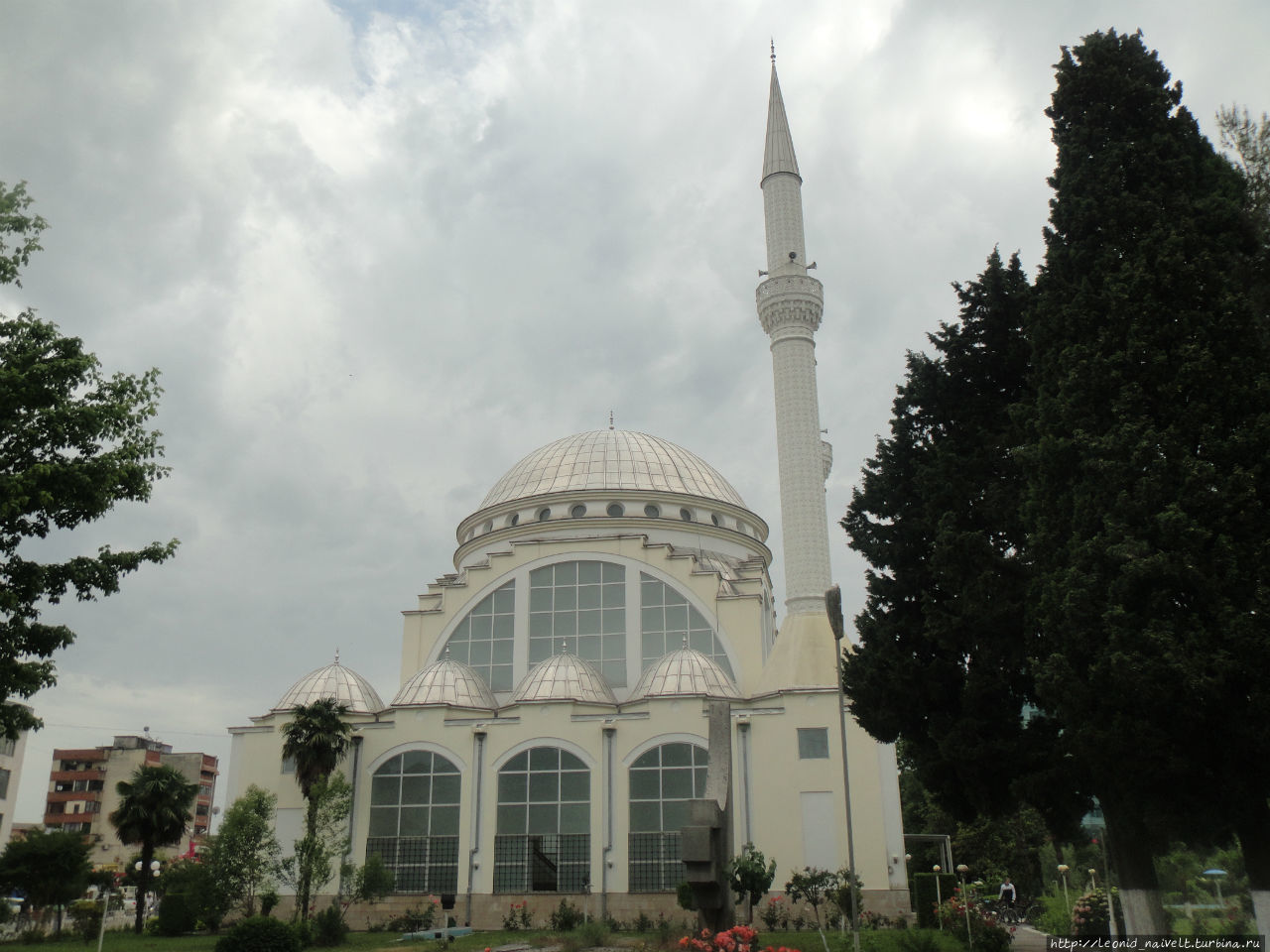 Шкодер. Замурованные женщины и герои, разлитые по бутылкам Шкодер, Албания Шкодер. Замурованные женщины и герои, разлитые по бутылкам Шкодер, Албания