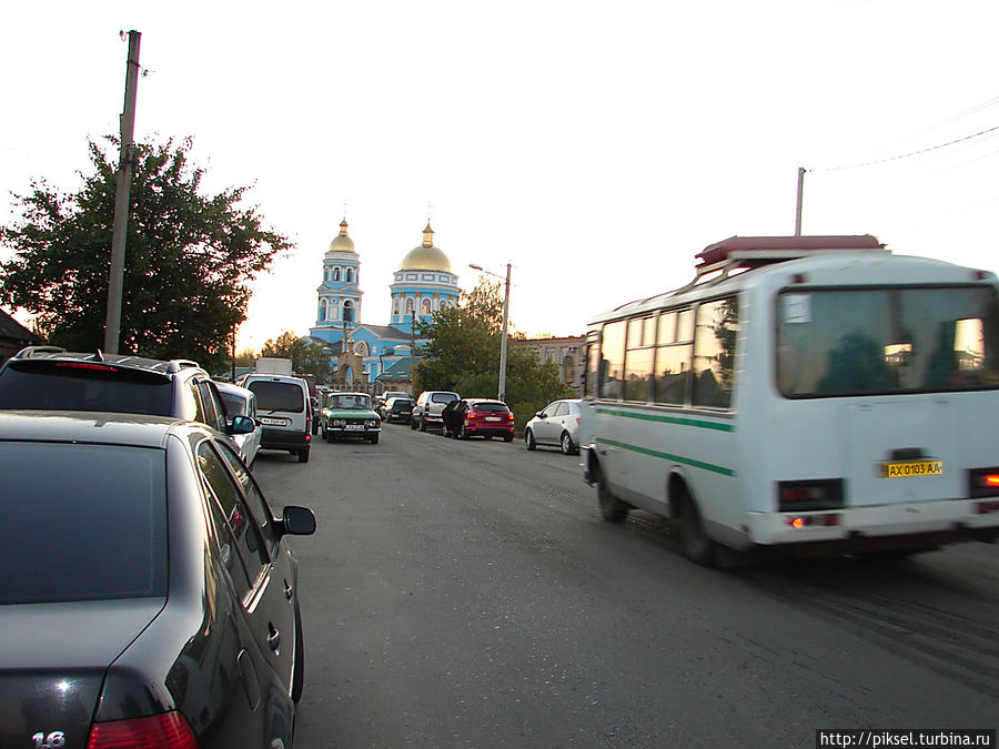 На подъезде к собору Святогорск, Украина