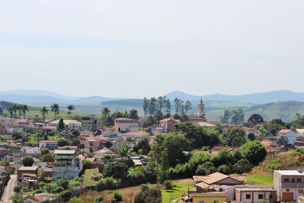 Смотровая площадка и статуя Cв. Викентия Феррера Сан-Висенти-ди-Минас, Бразилия Смотровая площадка и статуя Cв. Викентия Феррера Сан-Висенти-ди-Минас, Бразилия